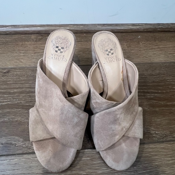 Vince Camuto Levey Tan Suede Block Heel Mule - Size 6 1/2 - Picture 2 of 7